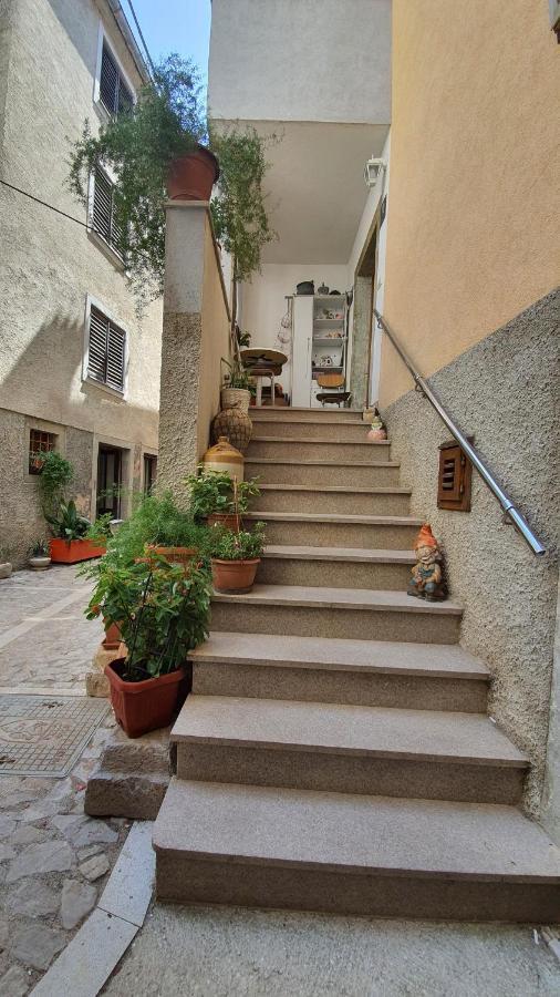 Franceska Apartmani Cres Luaran gambar