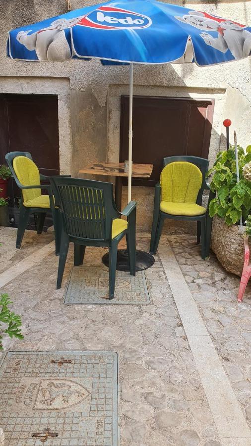 Franceska Apartmani Cres Luaran gambar