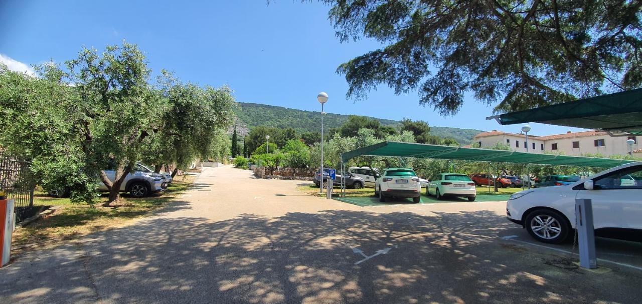 Franceska Apartmani Cres Luaran gambar